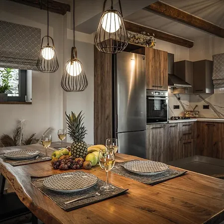 Villa Violet Private Stone *